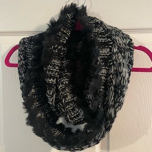 EC maurices faux fur infinity scarf❣️